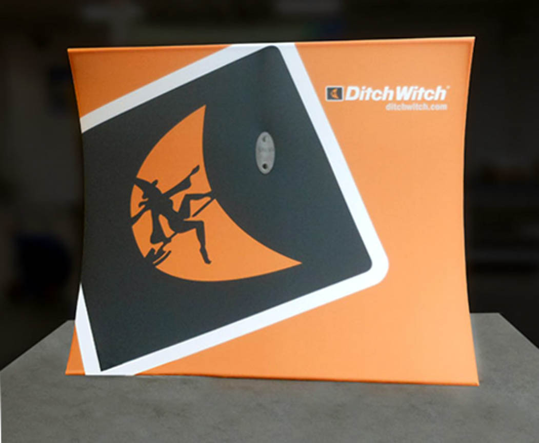 10ft vertical curve tension fabric display with monitor mount picture 2